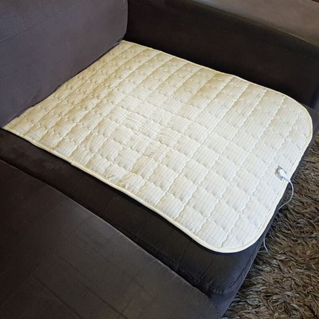 Earthing grounding chair pad.